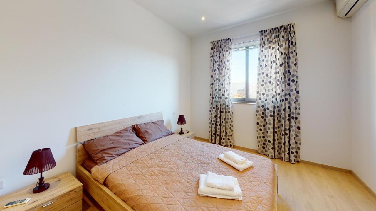 Spacious 2 Bedroom Apartment In Sliema Extérieur photo